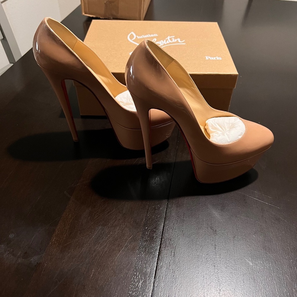 Christian Louboutin - Victoria 160 Nude